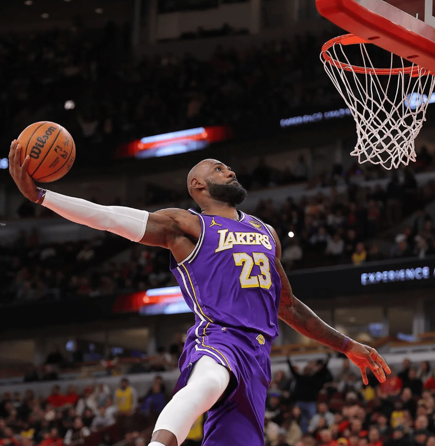 湖人复仇!詹姆斯连创5大NBA神迹,东契奇队史第一,八村塁轰23分